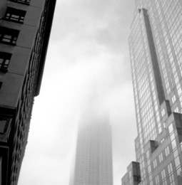 Architecture;Buildings;Cities;City;Fog;Foggy;Kaleidos;Kaleïdos;New-York;Tarek-Charara;Towns;United-States-of-America;USA;Winter;NYC;Skyscrapers;William-Frederick-Lamb;Shreve-Lamb-Harmon;La-parole-à-limage